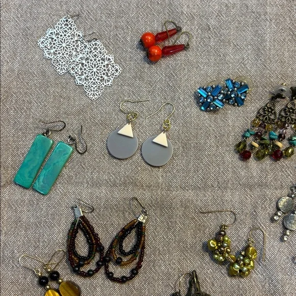 Earring Collection - Picture 2 of 4